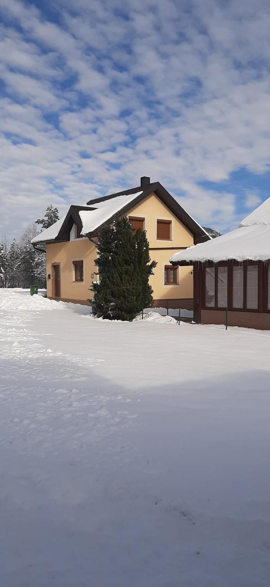 Apartments Marija Vrelo Koreničko Exterior foto